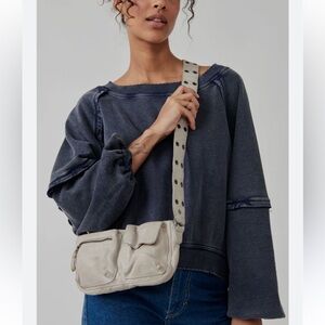Free People Wade Leather sling bag. Colour: like a distressed cream/tan